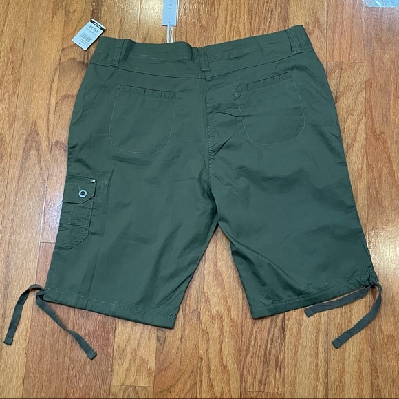Women’s Army Green NWT Cargo Shorts dash Size 12 Style Adelle Comfee-flex - Picture 4 of 7